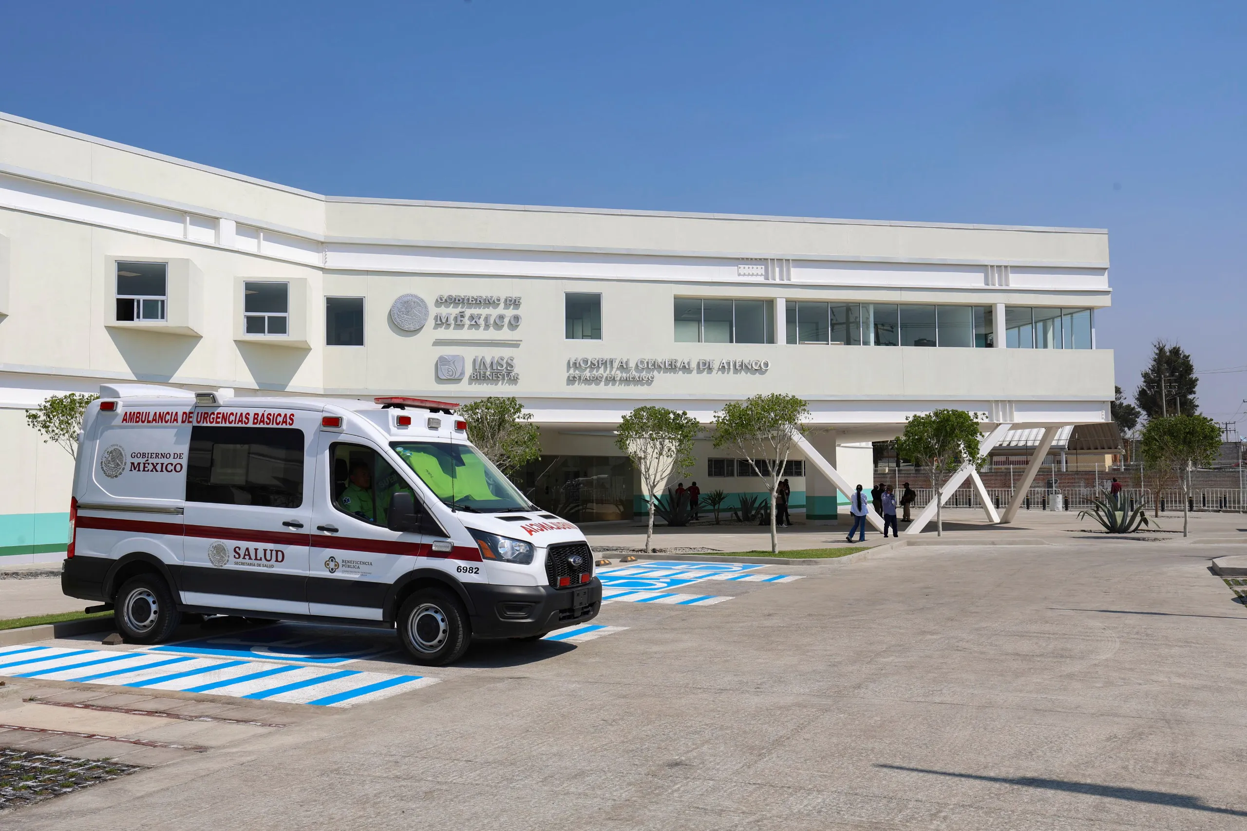 A 19 años de la represión, Sheinbaum entrega hospital y universidad en Atenco