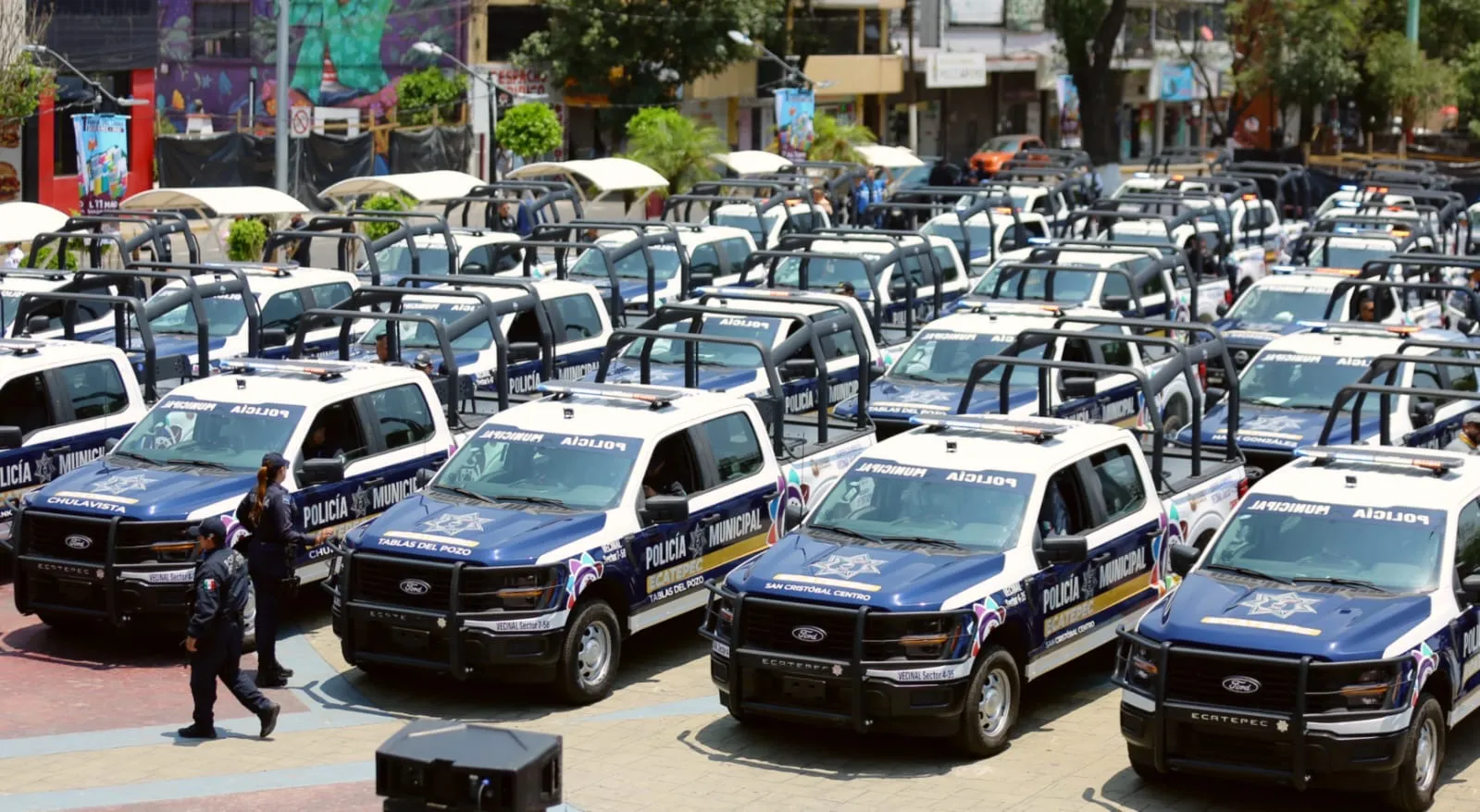 Azucena Cisneros entrega 80 patrullas a la Policía de Ecatepec