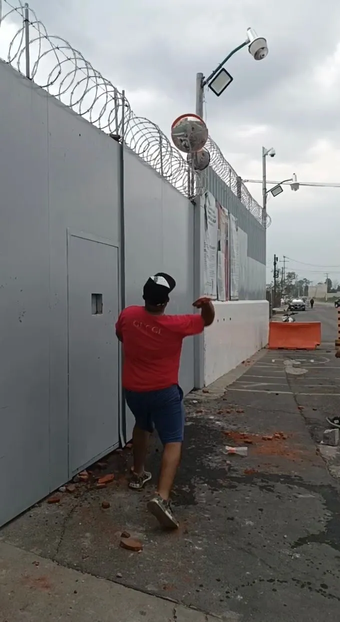 Tensión en penal de Chalco por supuesta riña entre internos