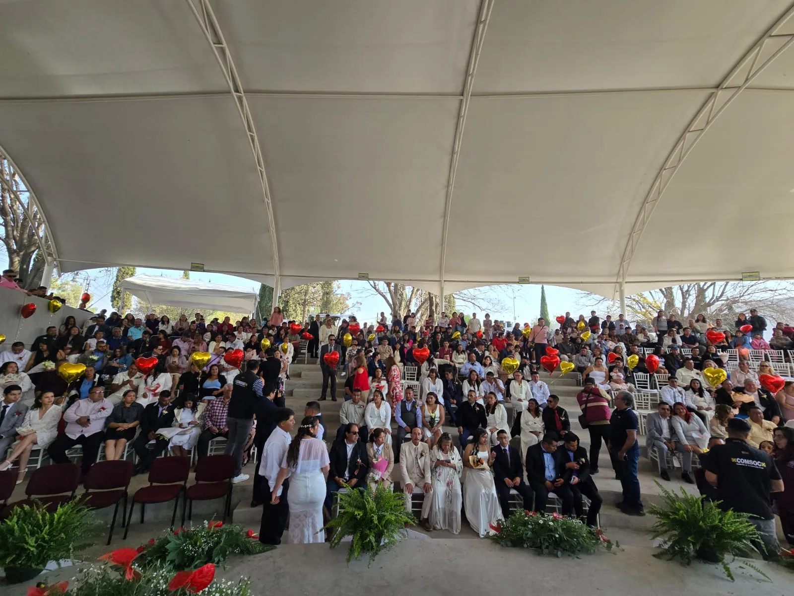 Amor con respaldo legal: 71 parejas sellan su historia en boda colectiva en Acolman