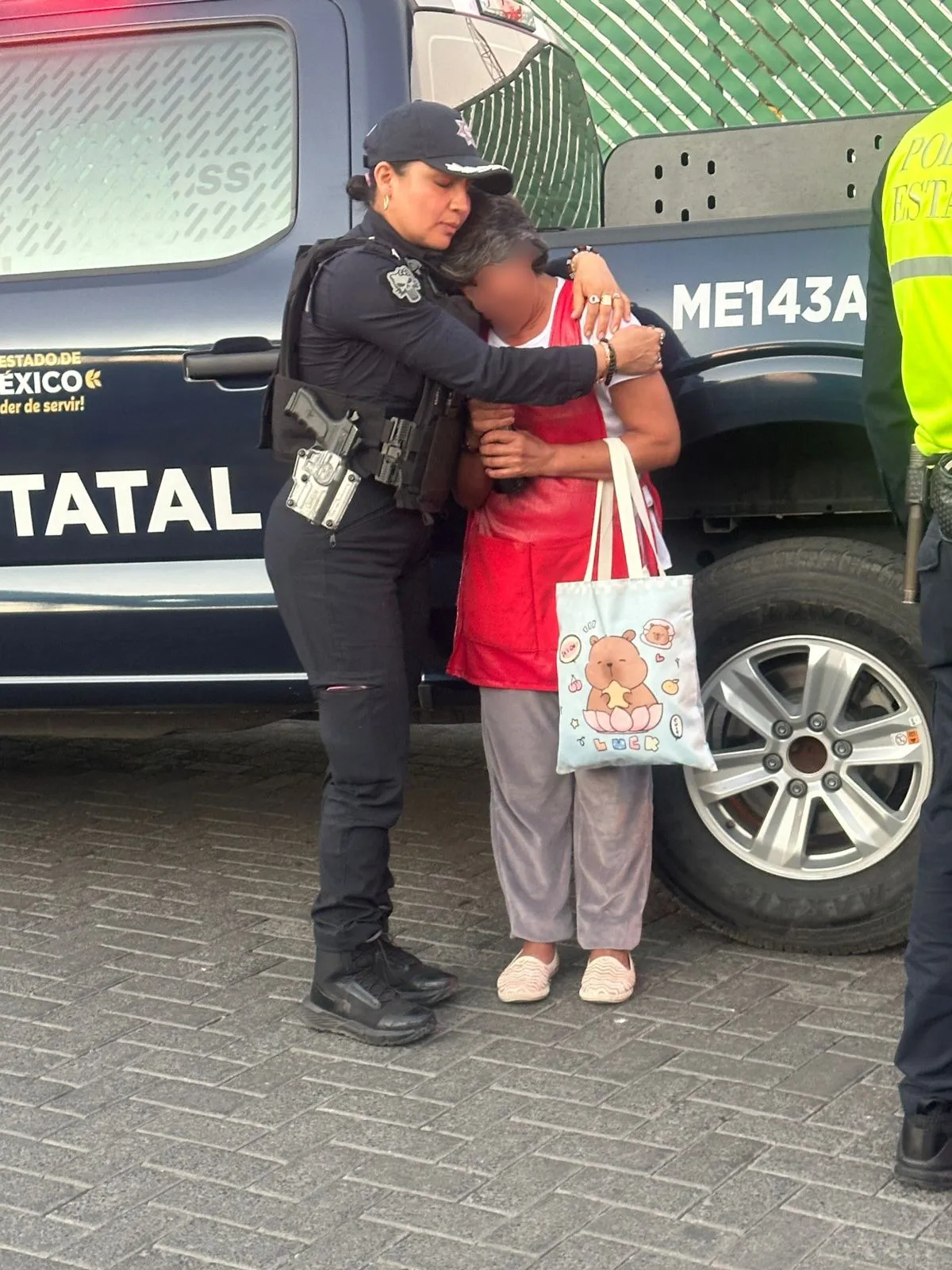 Crisis nerviosa moviliza a policías en Acolman; mujer recibe apoyo oportuno