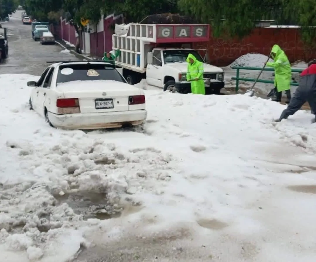 Ecatepec enfrenta caos tras intensa caída de granizo