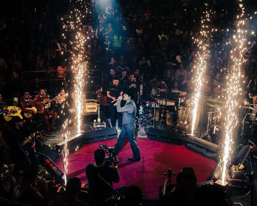 Autoridades advierten sanciones por interpretar narco corridos en Texcoco