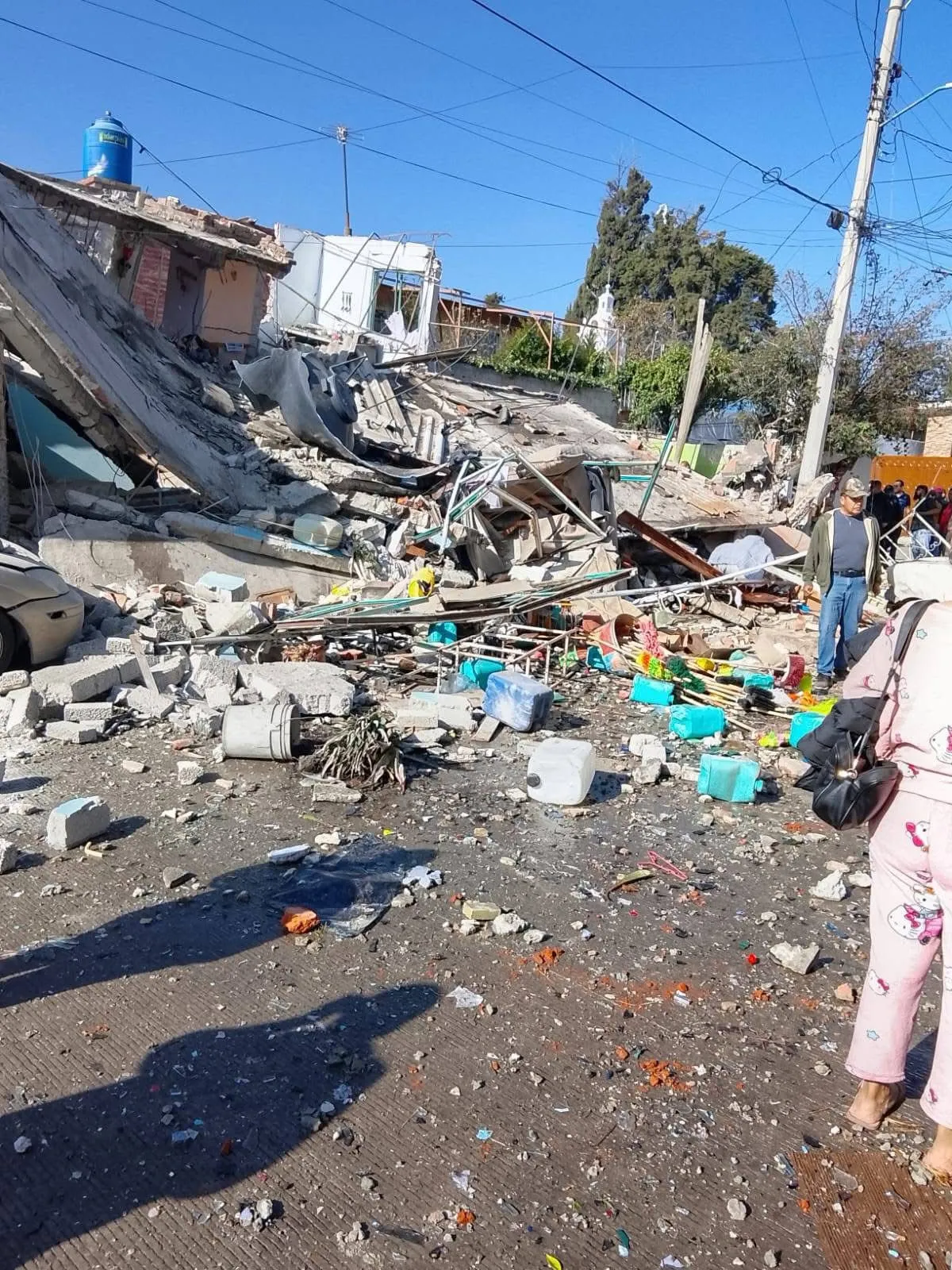 Explosión por gas sacude Coacalco y deja cinco heridos