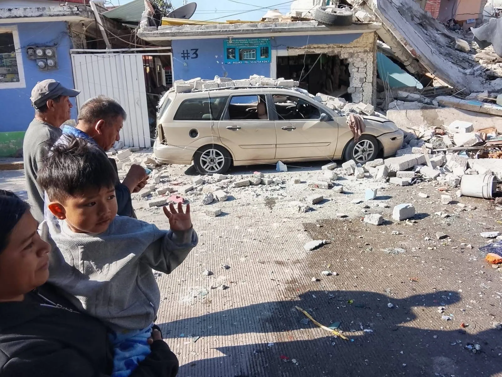 Explosión por gas sacude Coacalco y deja cinco heridos