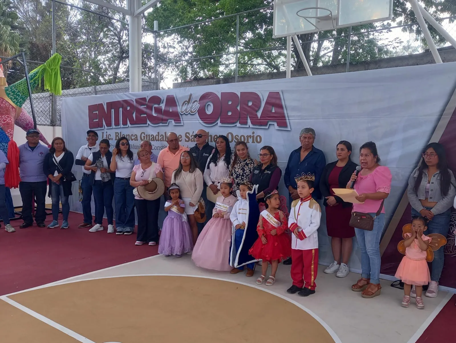 Invierten en infraestructura social con nueva plaza en Acolman