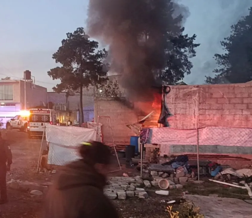 Protección Civil actúa ante incendio en zona habitacional de Cuautitlán