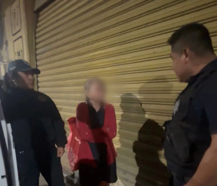 Policía de Ecatepec logra reunir a decenas de abuelitos con sus familias