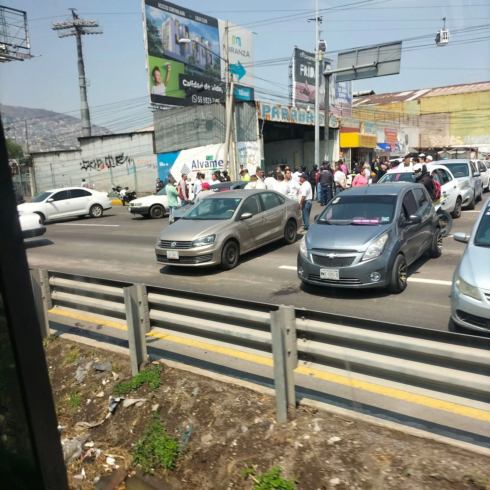 Violencia contra choferes desata cierre en la México-Pachuca