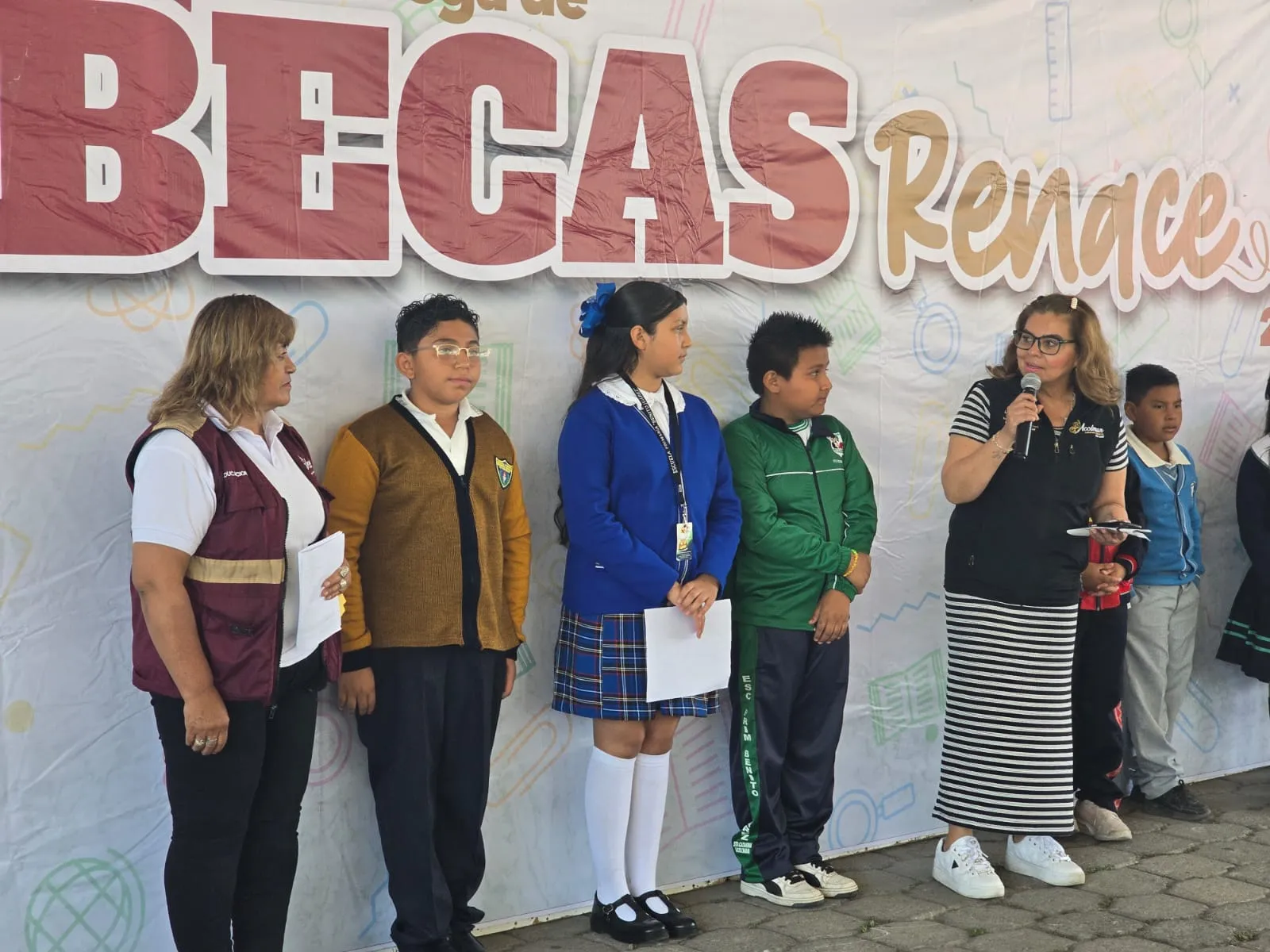 Gobierno de Acolman impulsa educación con becas para estudiantes destacados