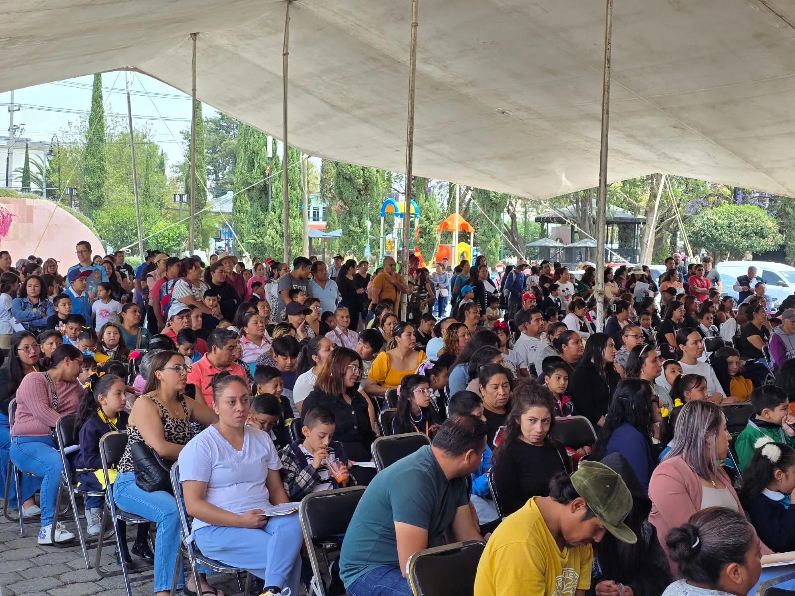 Gobierno de Acolman impulsa educación con becas para estudiantes destacados