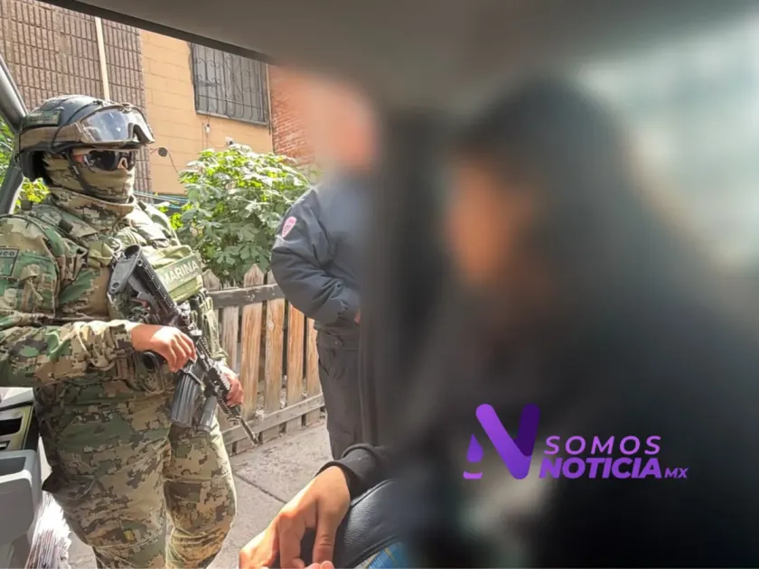 Localizan a madre adolescente después de dejar a su bebé en la calle