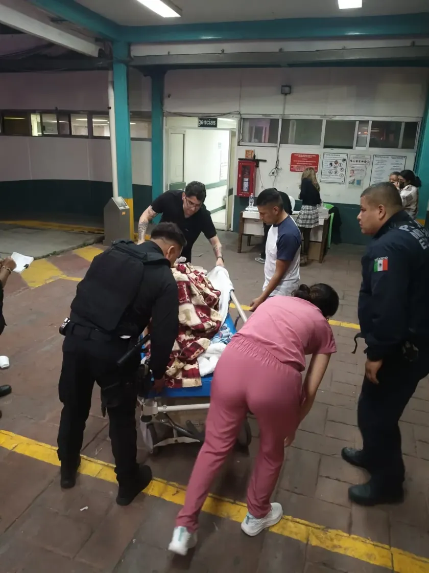 Policías de Ecatepec auxilian en el nacimiento de una bebé en Xalostoc