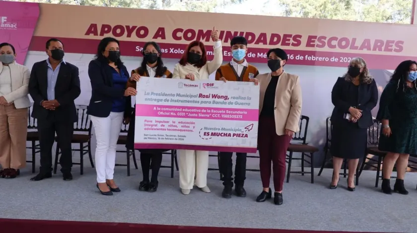 IMPULSAN TALENTO ESTUDIANTIL CON NUEVO EQUIPO PARA BANDA DE GUERRA EN XOLOX