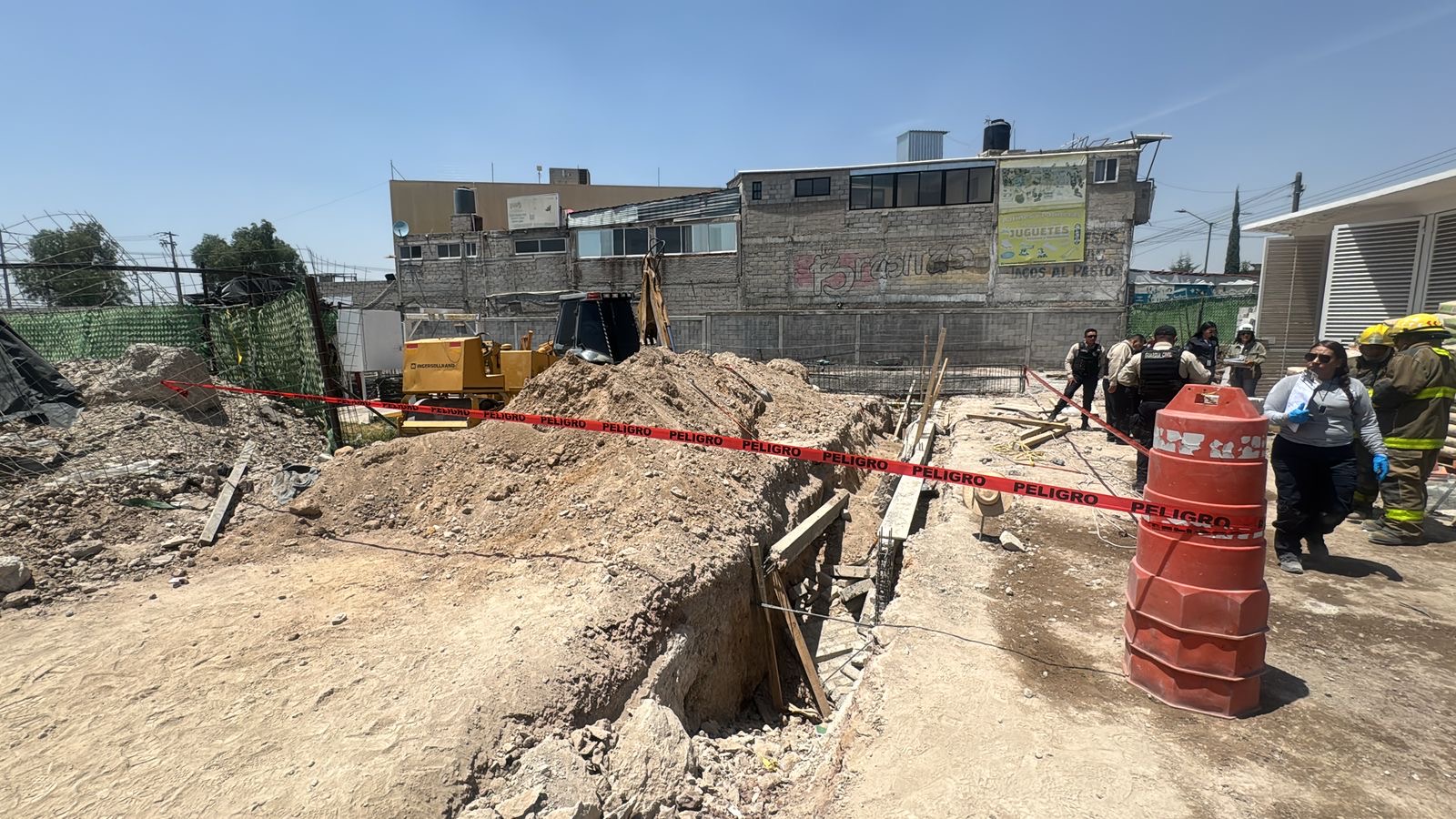 Muere trabajador tras derrumbe en Tecámac