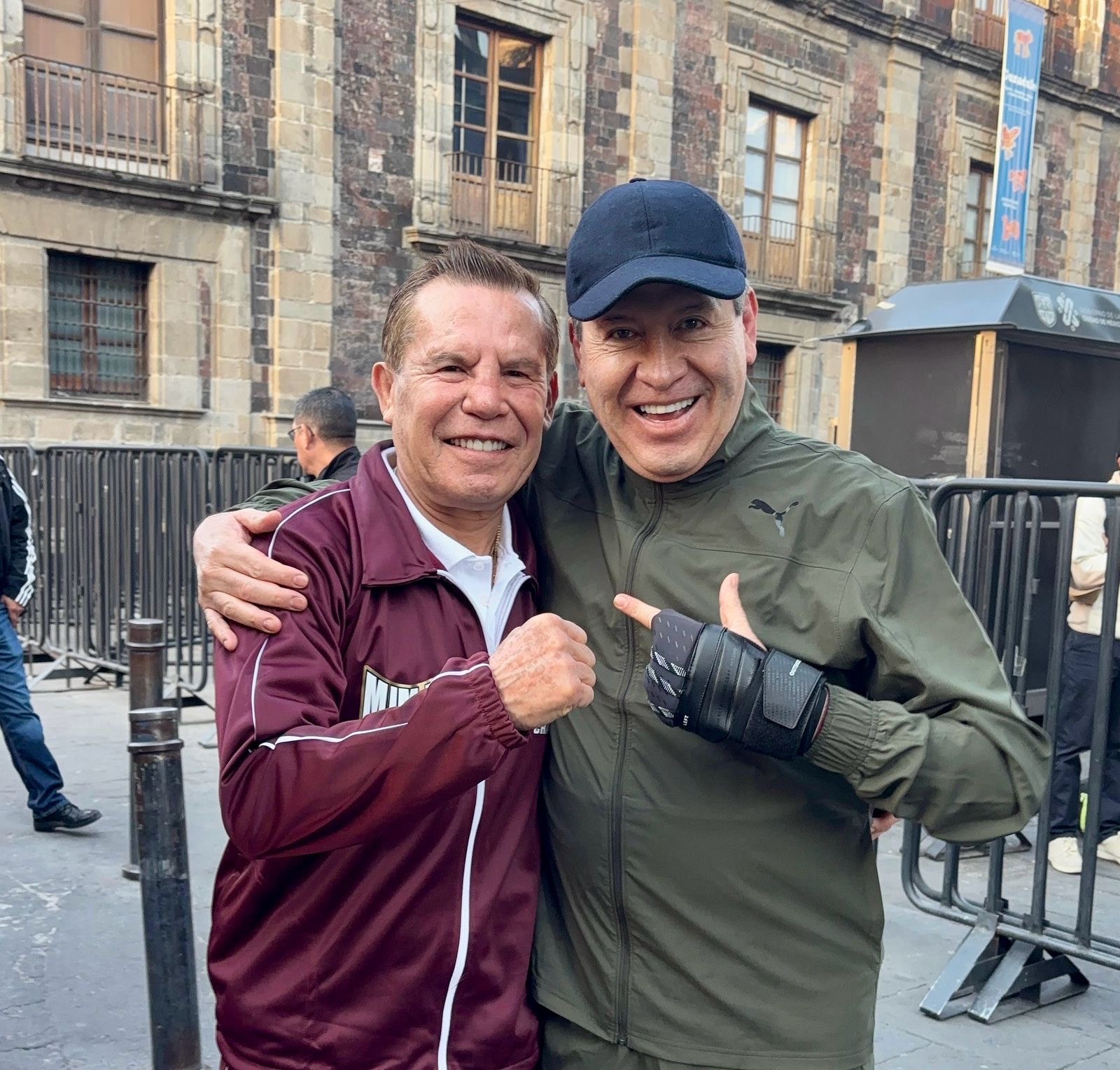 Eruviel Ávila se suma a Clase Nacional de Box en el Zócalo