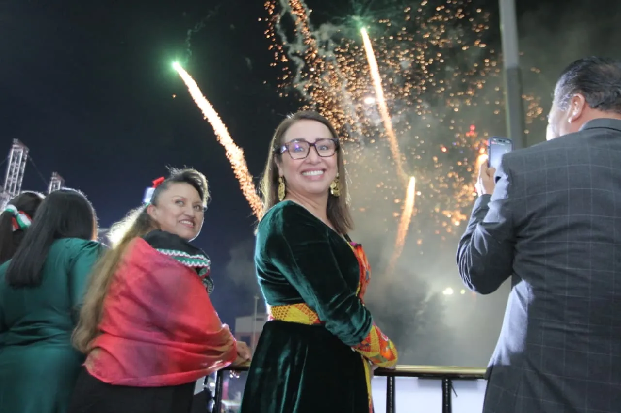 Por primera vez en la historia de Ecatepec una mujer da el Grito de Independencia 